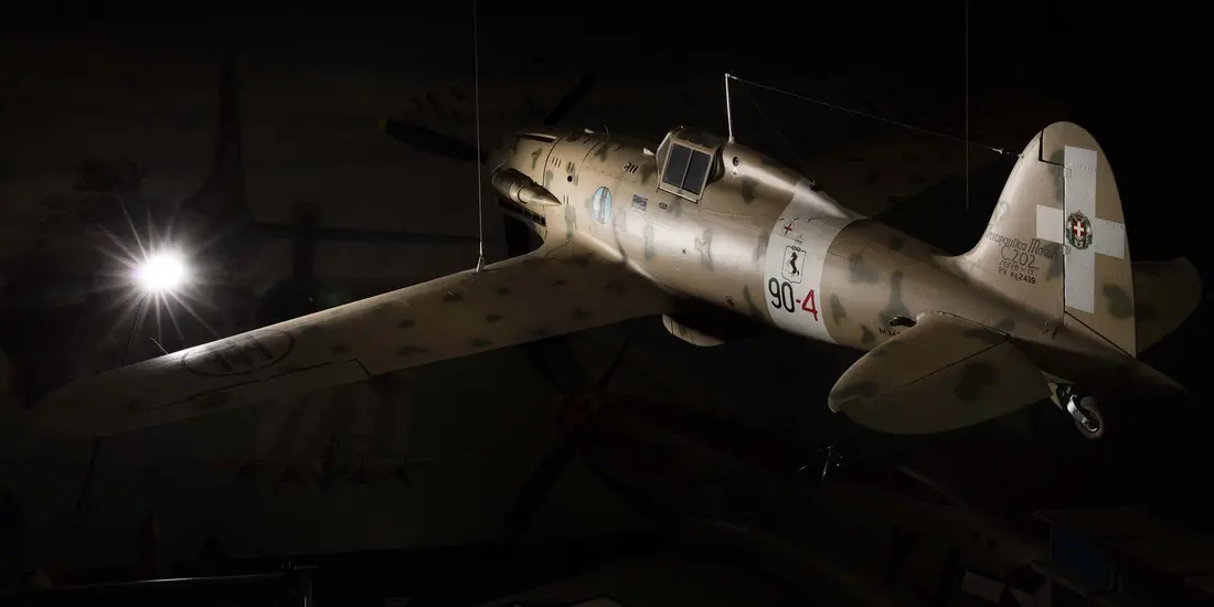 Lighting of aircraft creates a slight glare. 